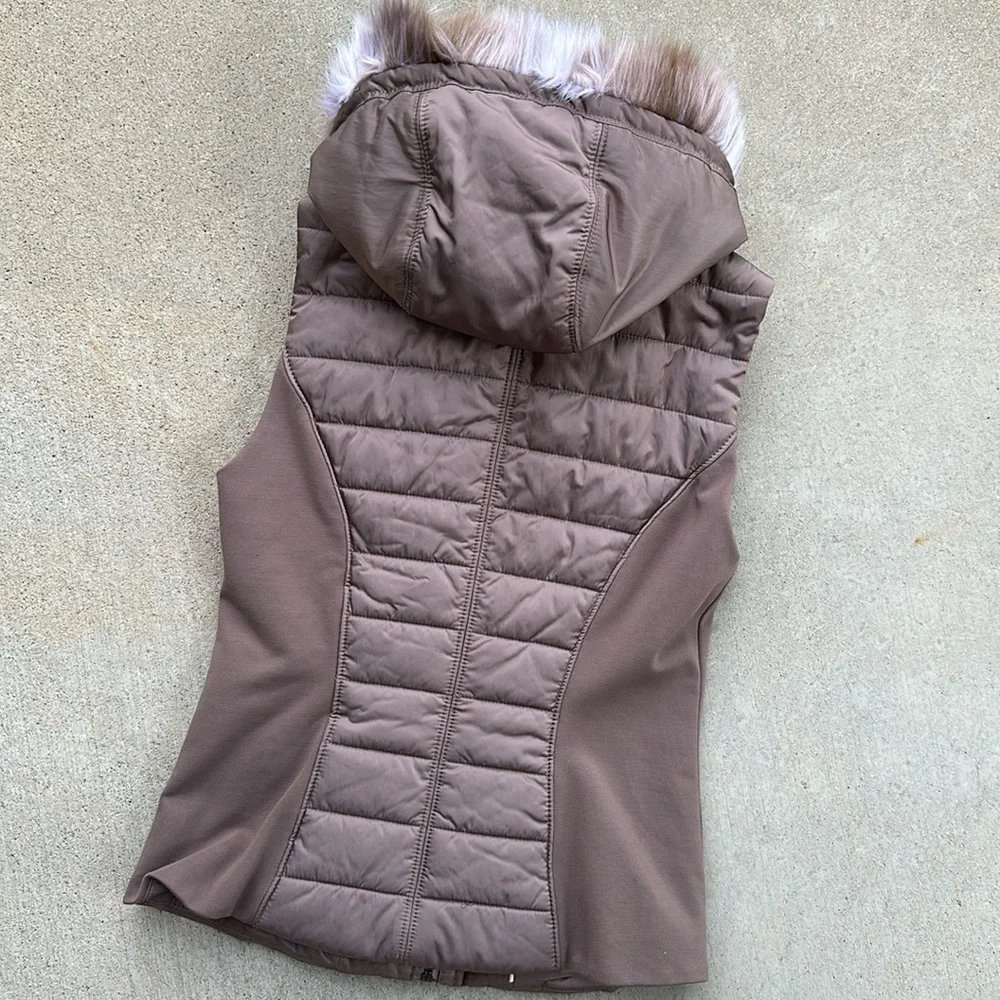 White House Black Market Puffer Vest Faux Fur Womens - Picture 7 of 10